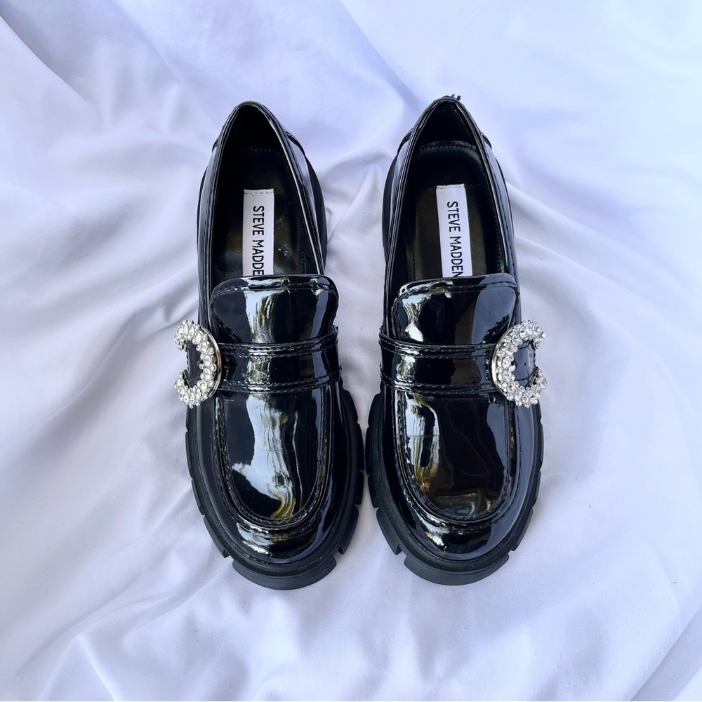 STEVE MADDEN | HAILEY EMBELLISHED BUCKLE SHOE IN BLACK PATENT LOAFER SIZE 5.5 - Picture 5 of 9